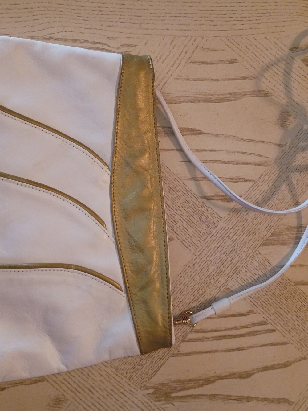 Amanda Smith Vintage White and Metallic Gold Shoulder Bag